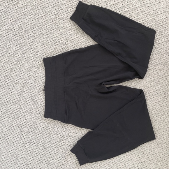 NWOT Vuori Jogger Leggings with Drawstring - Picture 2 of 3